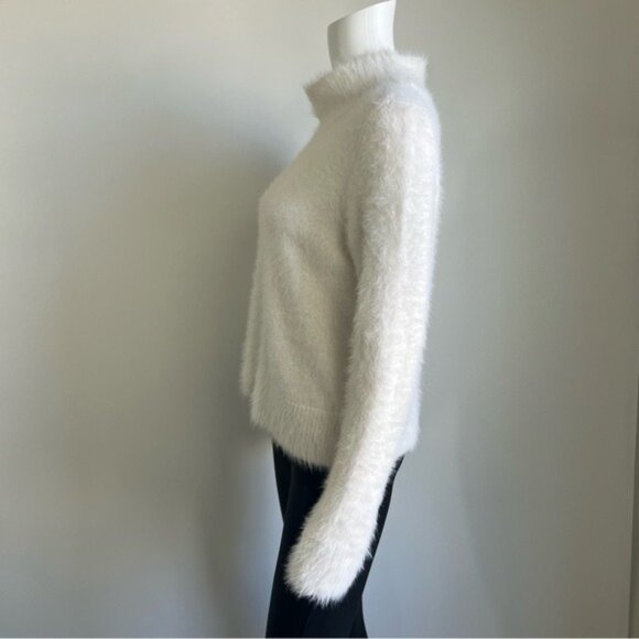 LOFT Fuzzy Sweater in Cream - M - Picture 3 of 7